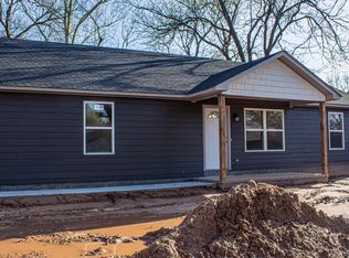 1129 N Greenwich Ave, Russellville, AR 72801
