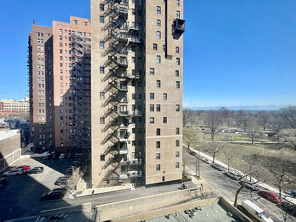 2nd image of 2400 N Lakeview Ave APT 815