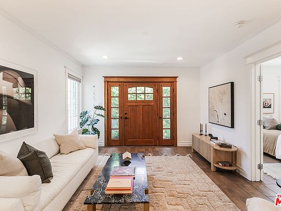 3rd image of 4546 Dockweiler St
