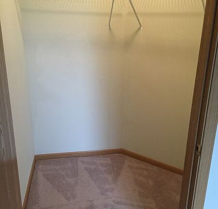 5th image of 302 Prairie Heights Dr APT 111