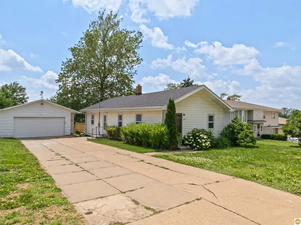 5409 S St, Omaha, NE 68117
