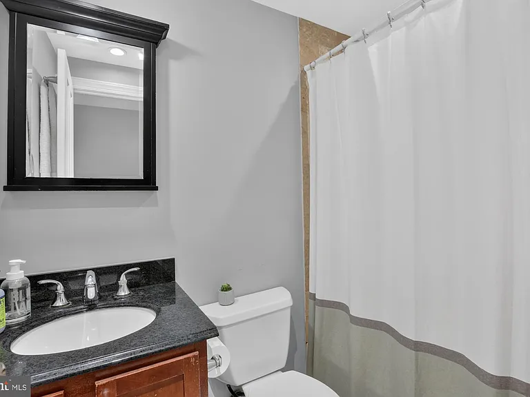 2316 Christian St — Photo 19