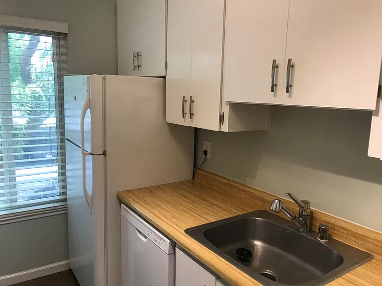 2600 Laguna Cir #E — Photo 13