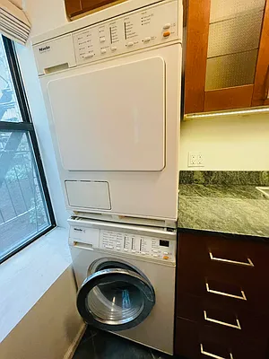 Rented by Chase Global Realty Corp | media 18