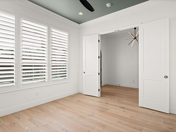 3rd image of 1001 Quarry Ct