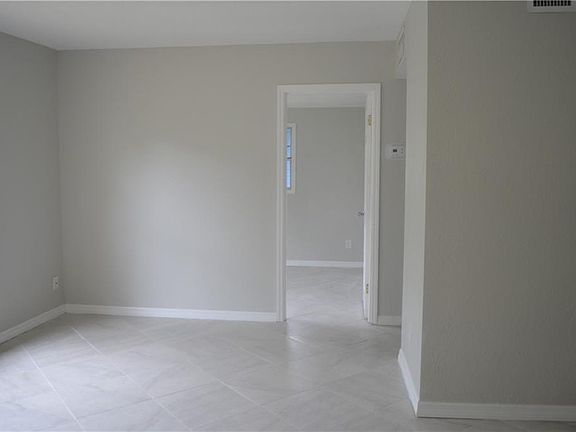 2nd image of 4812 Lahaina Dr