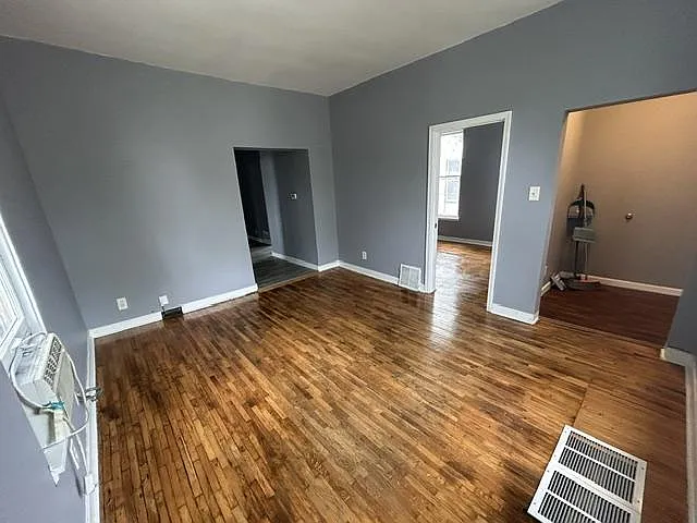 329 Stone St — Photo 3