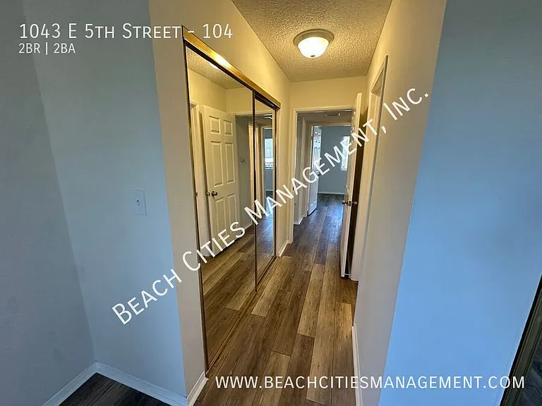1043 E 5th St #104 — Photo 31