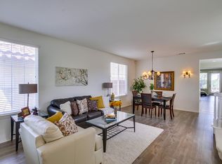 8258 Torrey Gardens Pl, San Diego, CA 92129