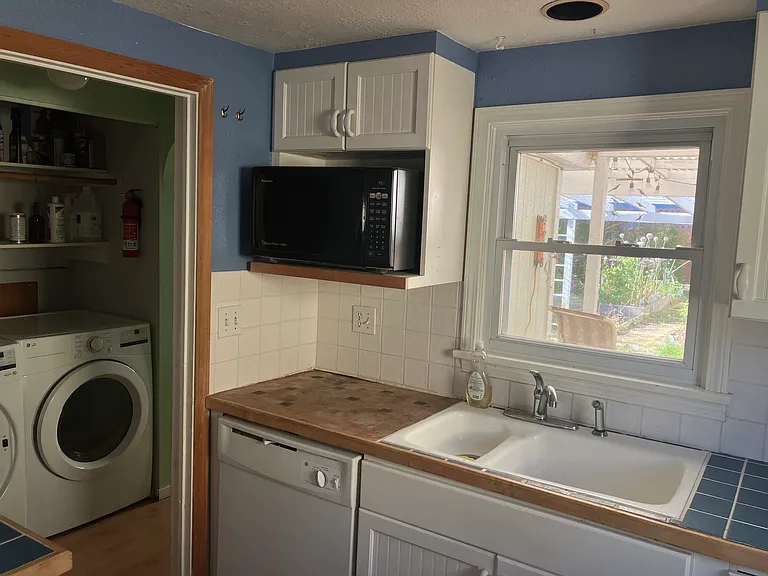 1103 Adele St — Photo 6