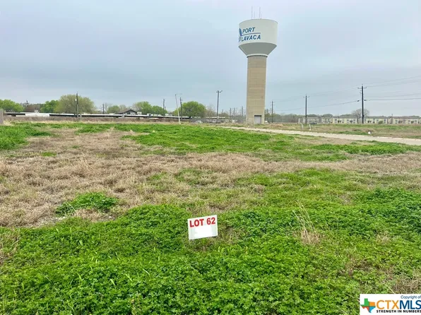 114 Crimson Ave, Port Lavaca, TX 77979