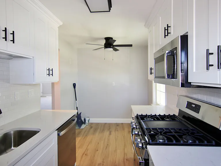 6 Revere Dr #3 — Photo 4
