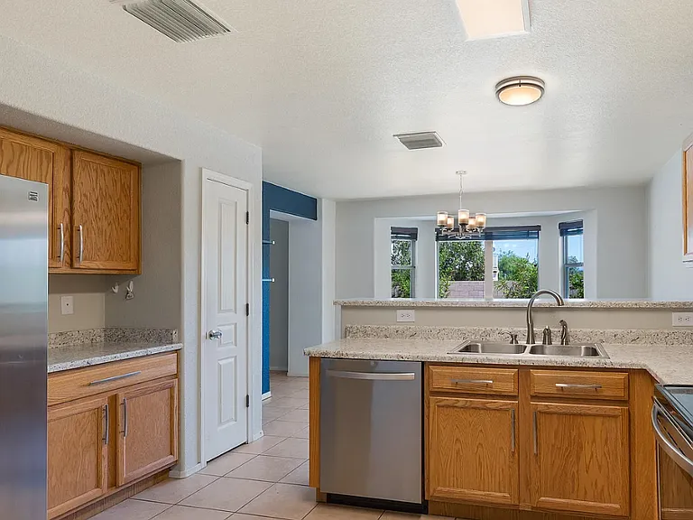 2420 W Tyler River Dr — Photo 3