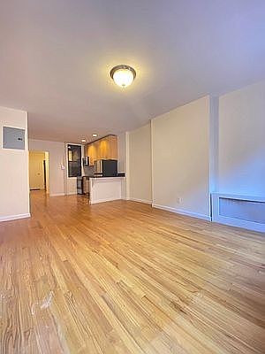 2nd image of 225 E 89th St APT B4
