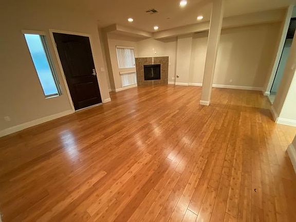 5th image of 5737 Camellia Ave Unit 117