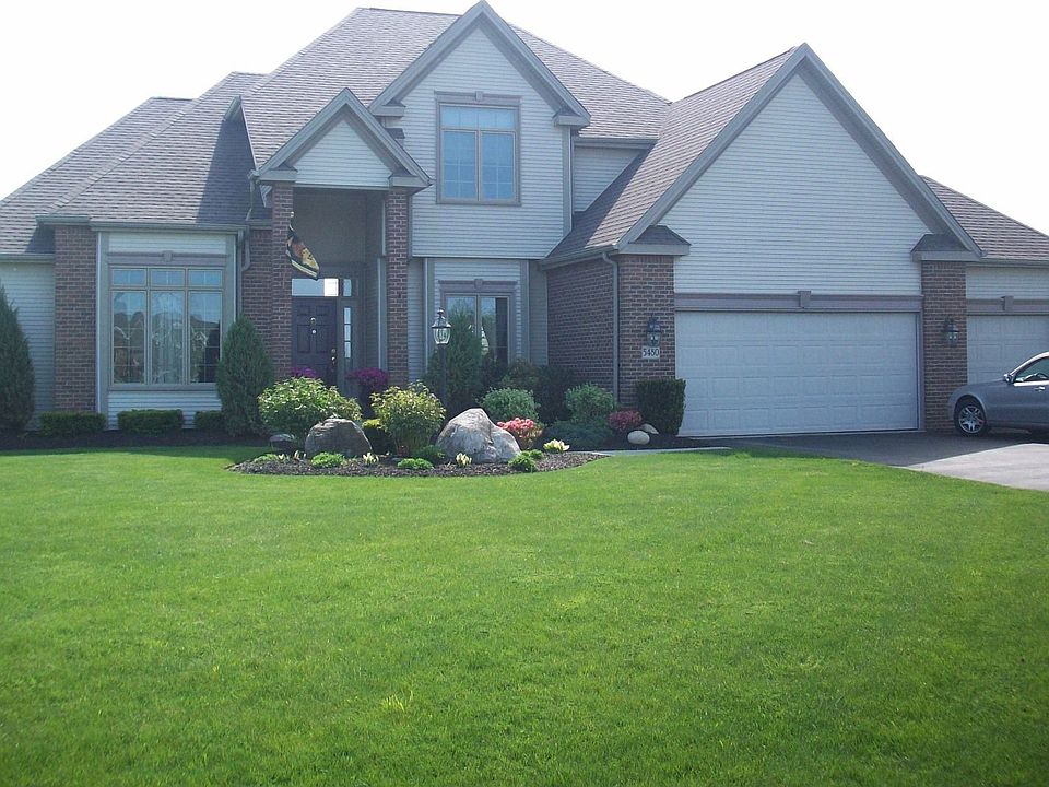 Front on safe friendly private street.
