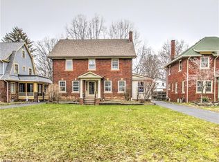 12723 Cedar Rd, Cleveland Heights, OH 44106