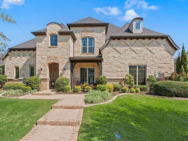 908 Lake Carillon Ln — Photo 2