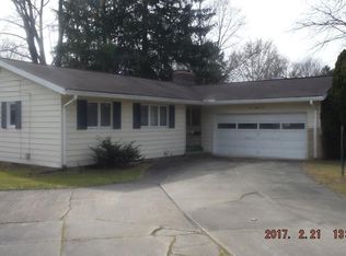 525 Overwood Rd, Akron, OH 44313