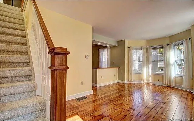 290 W Main St — Photo 35