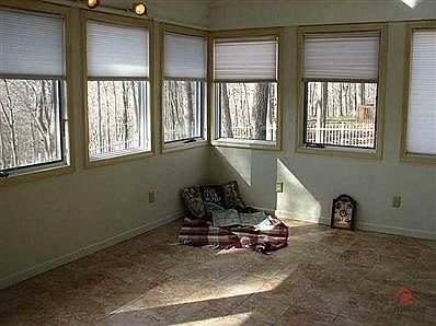 3rd image of 1274 Red Oak Dr