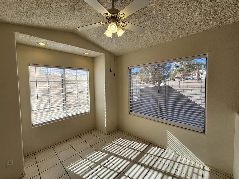 1720 Navarre Ln — Photo 15