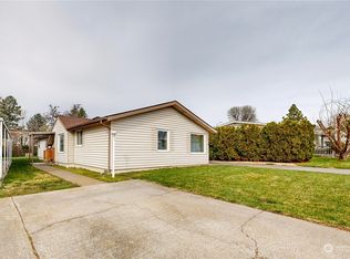 1236 SE Mockingbird Dr, College Place, WA 99324