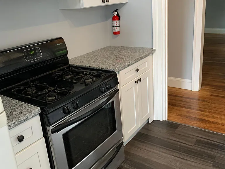 180 Williams St #2 — Photo 7