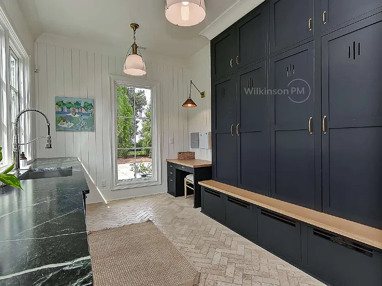 9705 Saddle Ave — Photo 17