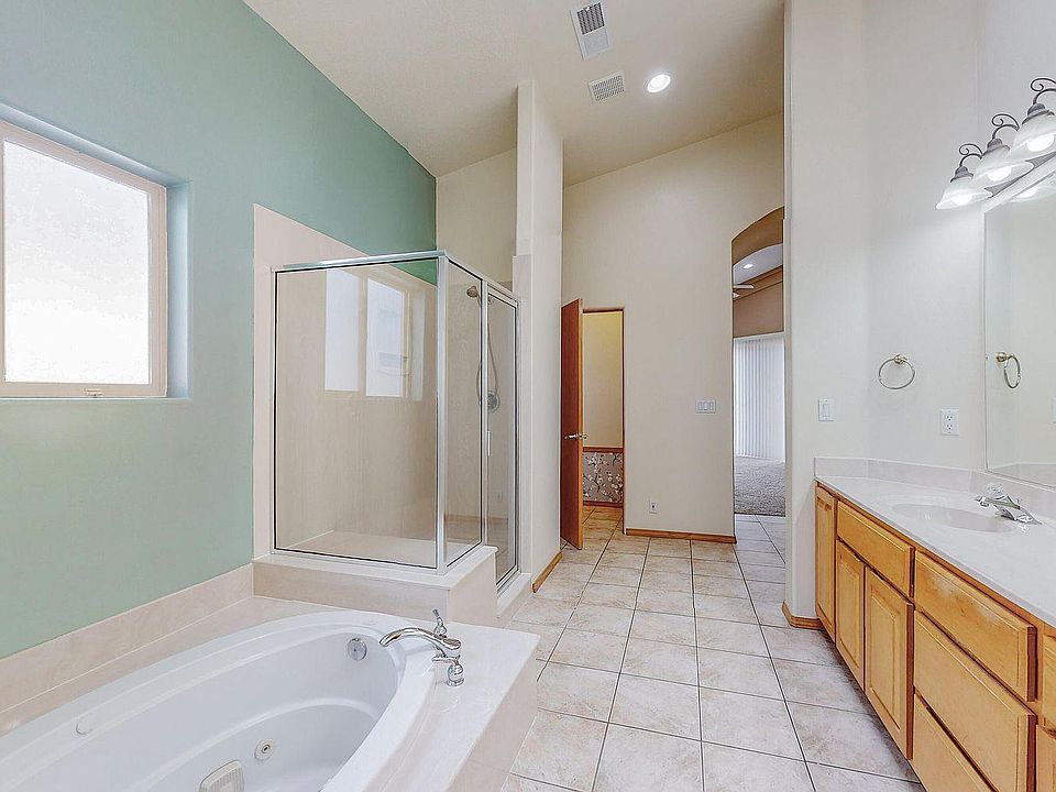 1st image of 836 San Andres Ave NW