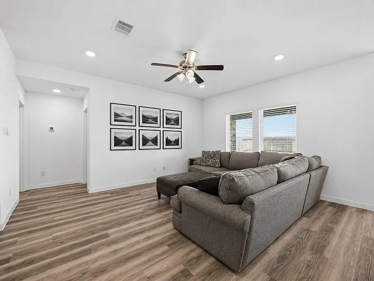 9522 Wall St — Photo 7