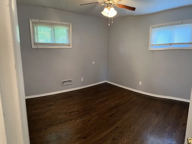 15509 Park Ln — Photo 8