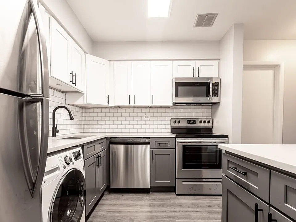 Grand Park Apartments
