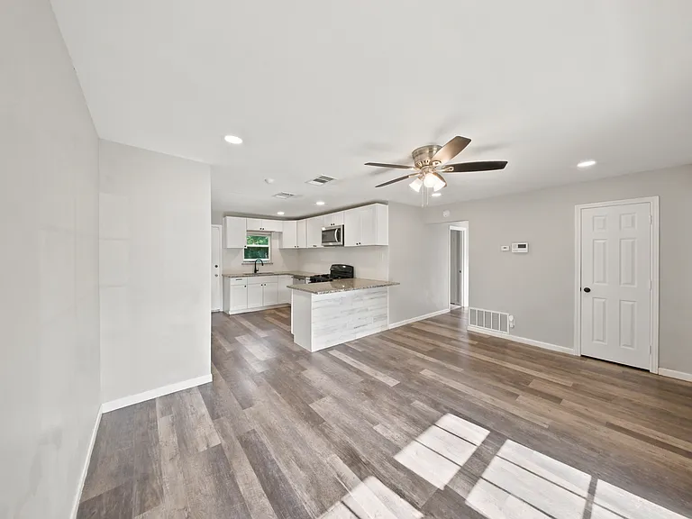 516 Buena Vista Dr — Photo 3