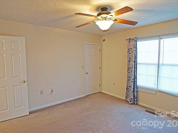 4th image of 972-986 8th Ave NW