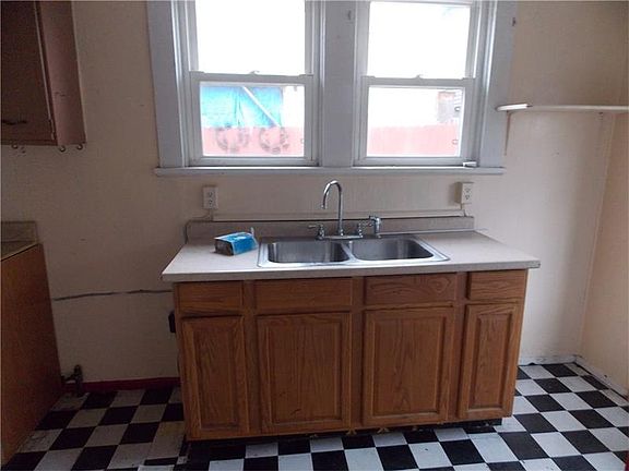 4th image of 530 Fountain Ave