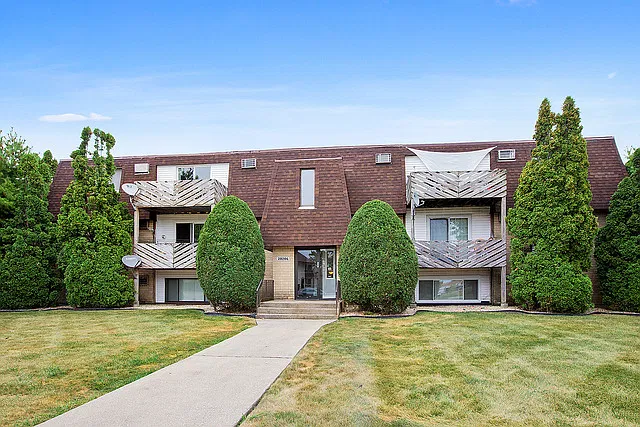 2 bed, 934 sqft, $1,800 — Photo 1