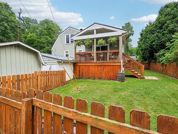 3rd image of 505 Wayside Dr