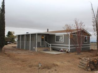 9767 Oxford Rd, Phelan, CA 92371