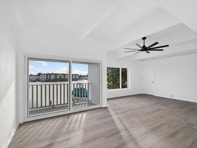 624 Southwind Cir #4 — Photo 9