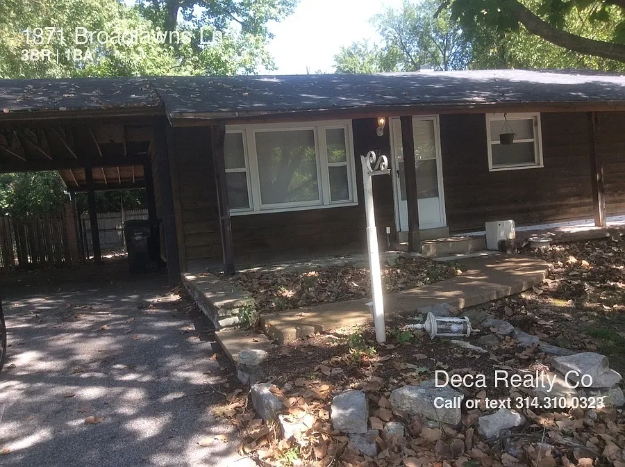 1371 Broadlawns Ln photo 1