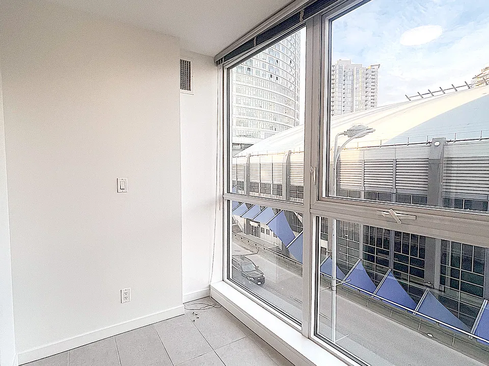 685 Pacific Blvd #2602