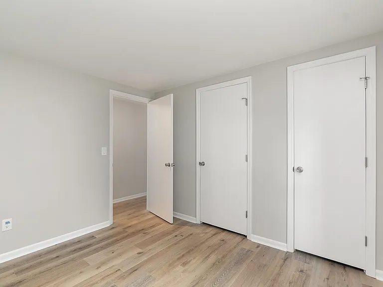 1645 Arlyn Cir #G — Photo 12