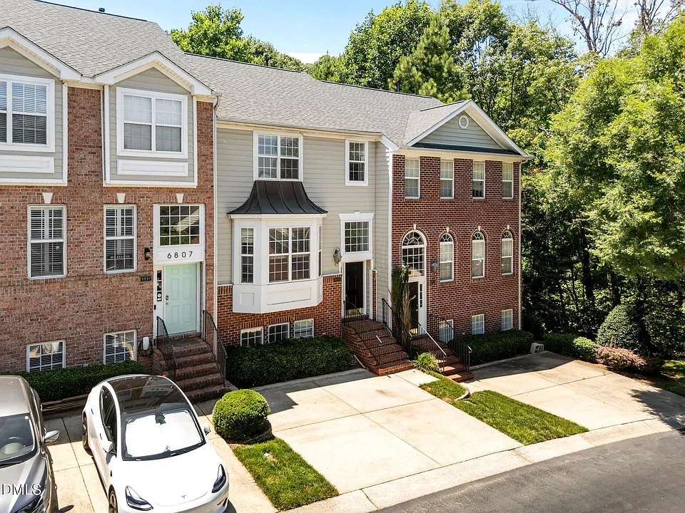 6809 Middleboro Dr