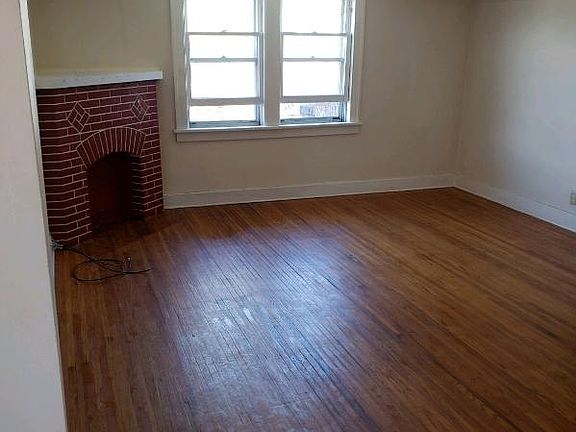 3rd image of 172 Tremaine Ave