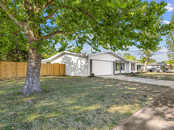3rd image of 2526 Tomoka Ave