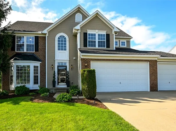 2784 Pinegate Dr, Barberton, OH 44203