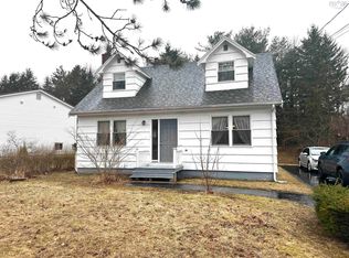 24 Crowell St, Liverpool, NS B0T 1K0