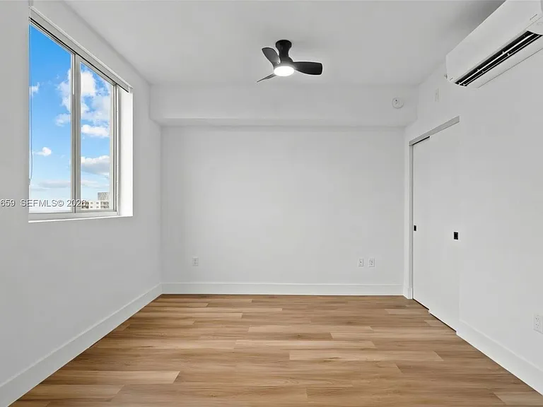 650 SW 1st St #303 — Photo 6
