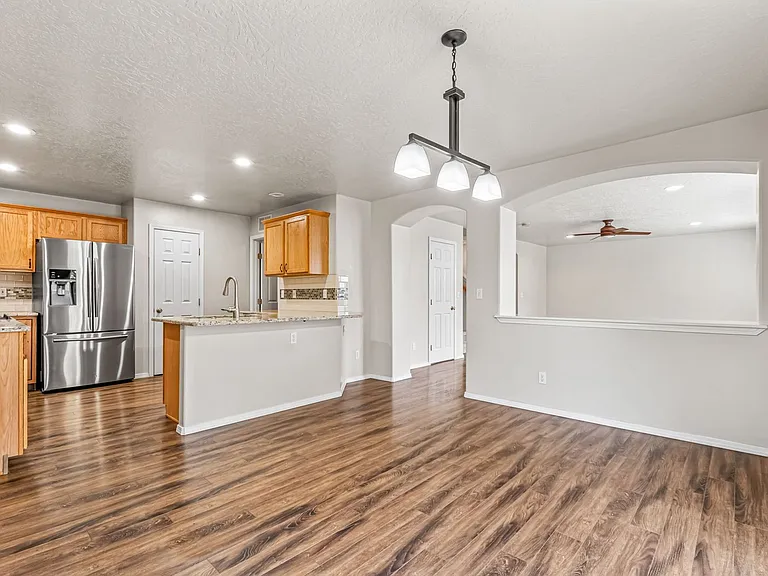 3614 E Hand Cart Ln — Photo 3
